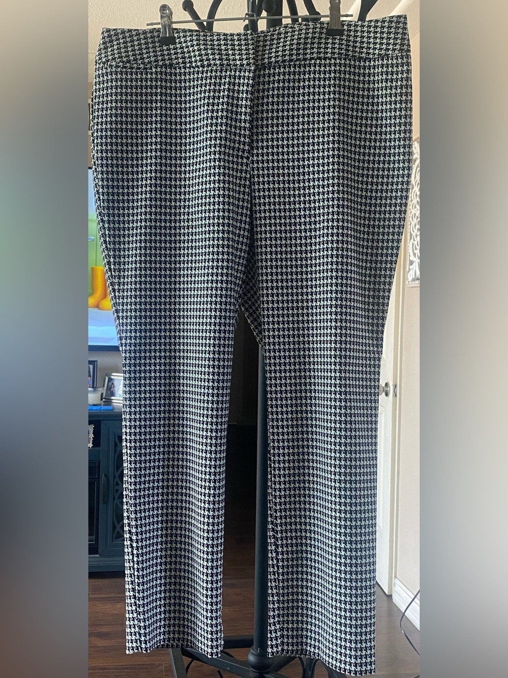 Liz Claiborne Black and White Houndstooth Pants - Picture 1 of 5